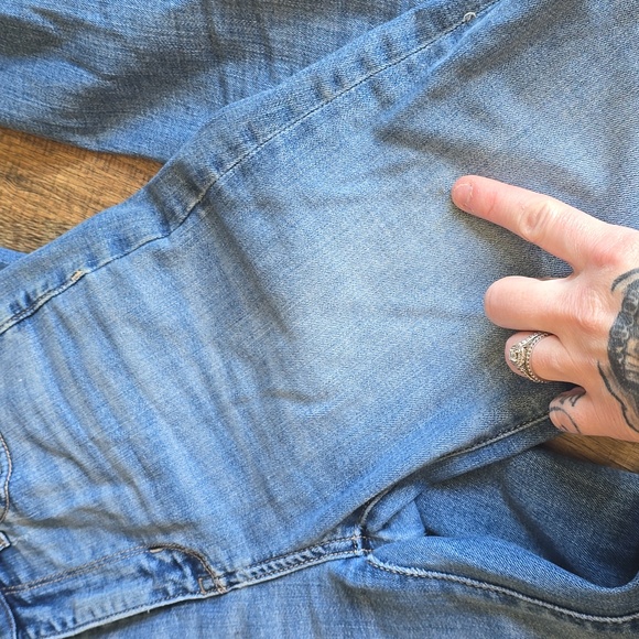 American Eagle Distressed Super High Rise Flare Size 0R - Picture 3 of 11